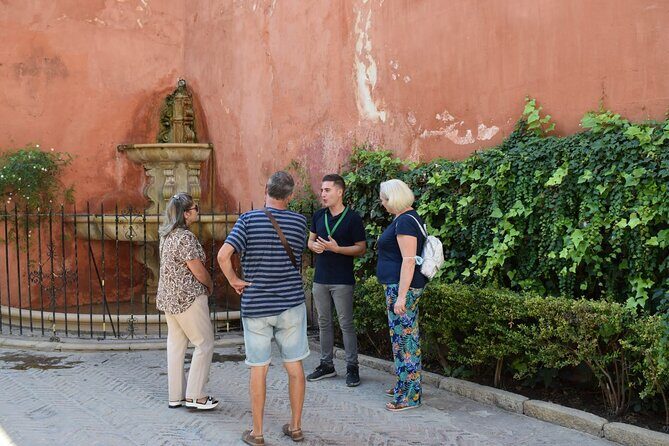 Seville Jewish Quarter Tour (Private Tour) - Meeting Point and Private-Group Flow in Casco Antiguo