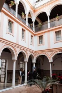 Seville: Museum of Fine Arts Guided Tour - Finding the meeting point by Plaza del Museo and Murillo statue