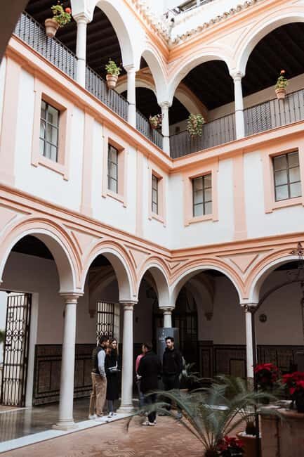 Seville: Museum of Fine Arts Guided Tour - Finding the meeting point by Plaza del Museo and Murillo statue
