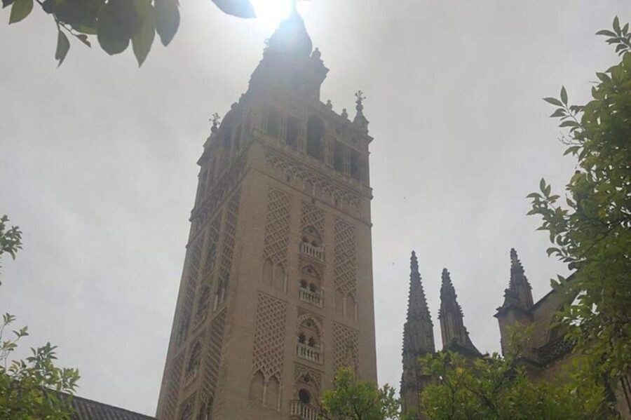 Seville: Must-See Attractions Walking Tour - Puerta de Jerez and the city’s pulse at the gates