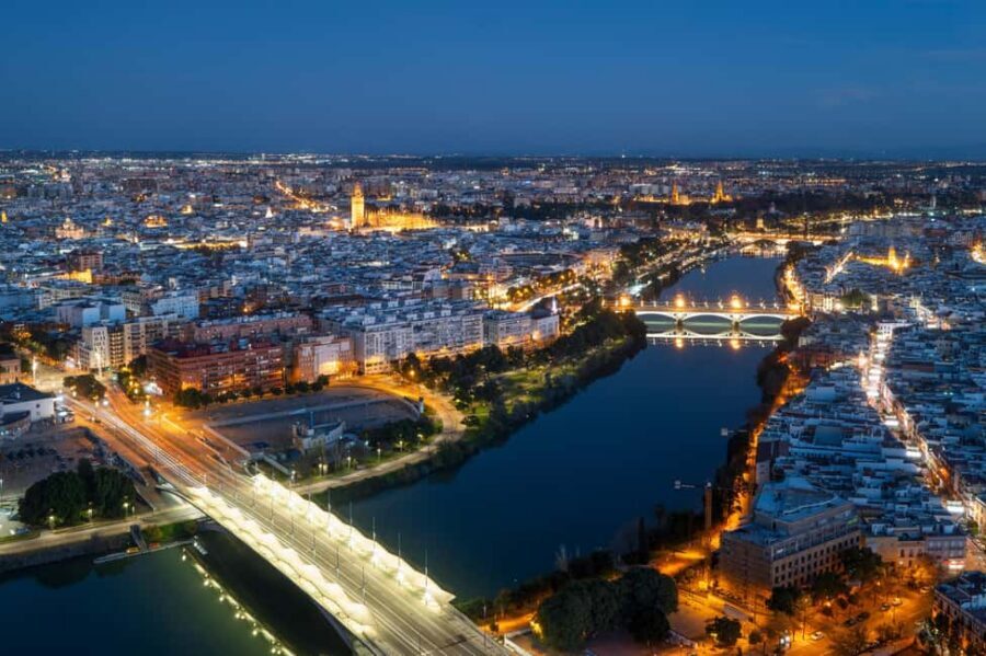 Seville Night Tour A Must See - Meeting the guide: where to stand, what to look for, and how not to lose time