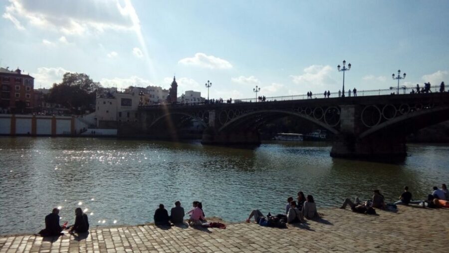 Seville Orientation Tour - Practical Tips for 121 Minutes of Seville Without Burning Out