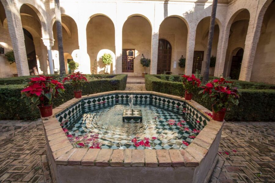 Seville: Palacio de Las Dueñas Entry Ticket and Guided Tour - Courtyards and gardens: why the layout makes the tour feel calm