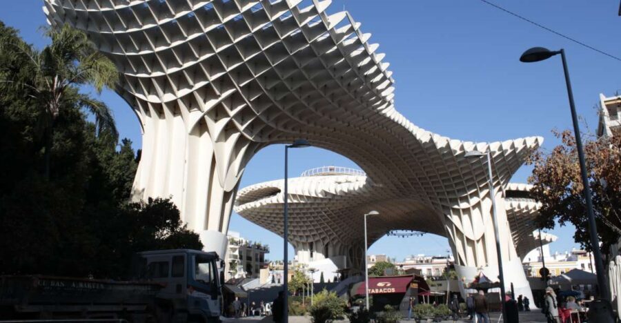Seville: Palacio de Las Dueñas, La Macarena & Las Setas Tour - Key Points You’ll Notice Fast