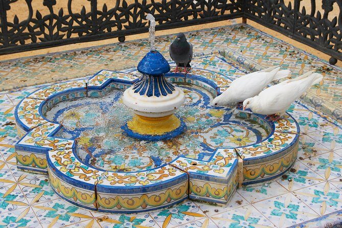 Seville Panoramic Walking Tour - Plaza de España: how to enjoy the big show without rushing