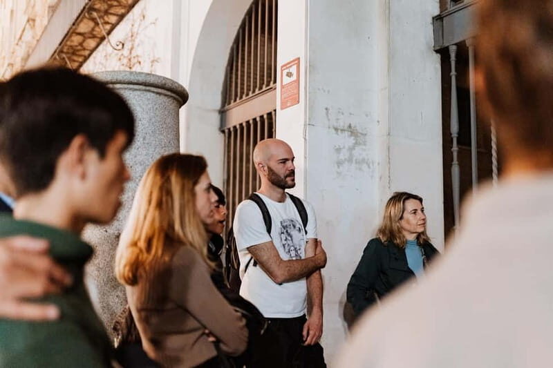Seville: Paranormal and Legends Guided Walking Tour - Time and comfort: 1.5 hours is just enough to stay sharp