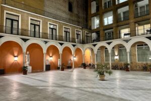 Seville Paranormal Small-Group Walking Tour - The walking plan: what you’ll see at each spooky stop