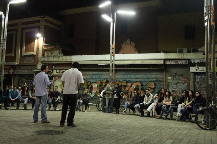 Seville: Paranormal Walking Tour in Spanish - The Night Route Feel: From Seville City Hall to Calle Arguijo