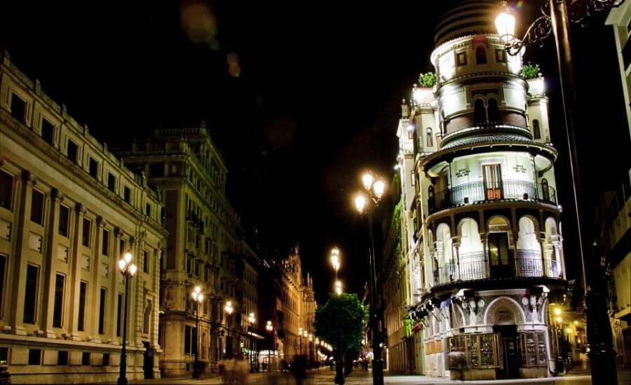 Seville: Paranormal Walking Tour in Spanish - Practical Tips So You Enjoy the Dark Side (Without Making It Hard)