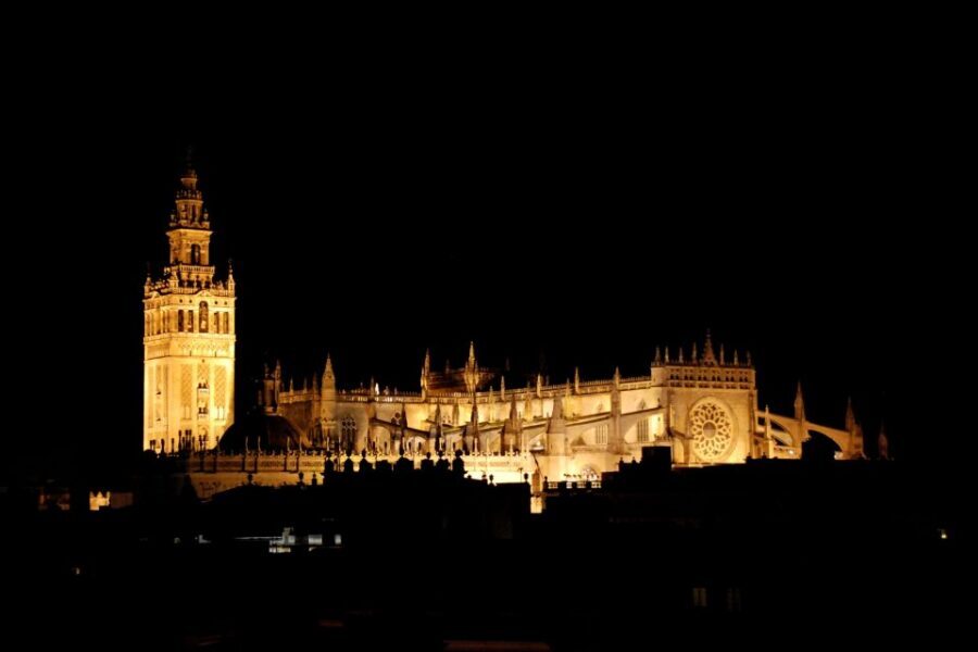 Seville: Paranormal Walking Tour in Spanish - Who This Seville Paranormal Tour Is Best For