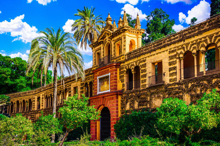 Seville: Priority Access Cathedral, Giralda & Alcázar Tour - Why the Seville Cathedral–Giralda–Alcázar Combo Feels So Efficient