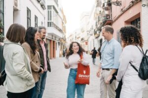 Seville: Private Tapas & History Tour in Triana Neighborhood - The four-bar crawl: what 8+ tapas and 4 drinks actually buys you