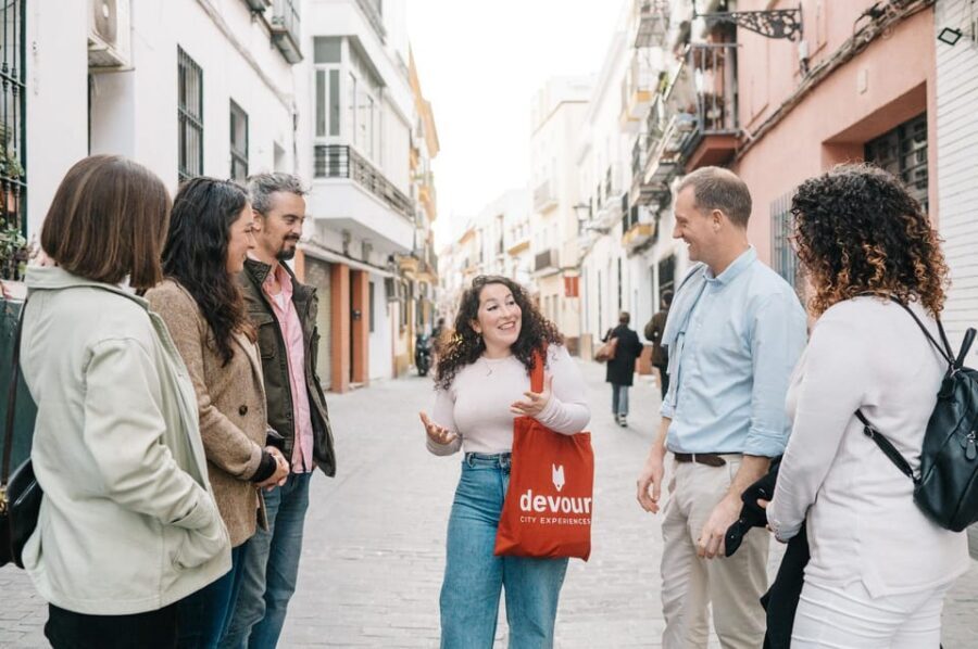 Seville: Private Tapas & History Tour in Triana Neighborhood - The four-bar crawl: what 8+ tapas and 4 drinks actually buys you