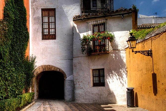 Seville Private Tour to Jewish Quarter and Plaza de Espana - Plaza de España in 1 Hour: What to Notice and Why It’s Worth the Stop