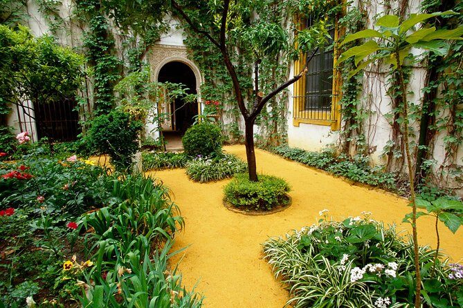 Seville Private Tour to Jewish Quarter and Plaza de Espana - Guides Matter: What You Can Expect From the Storytelling Style
