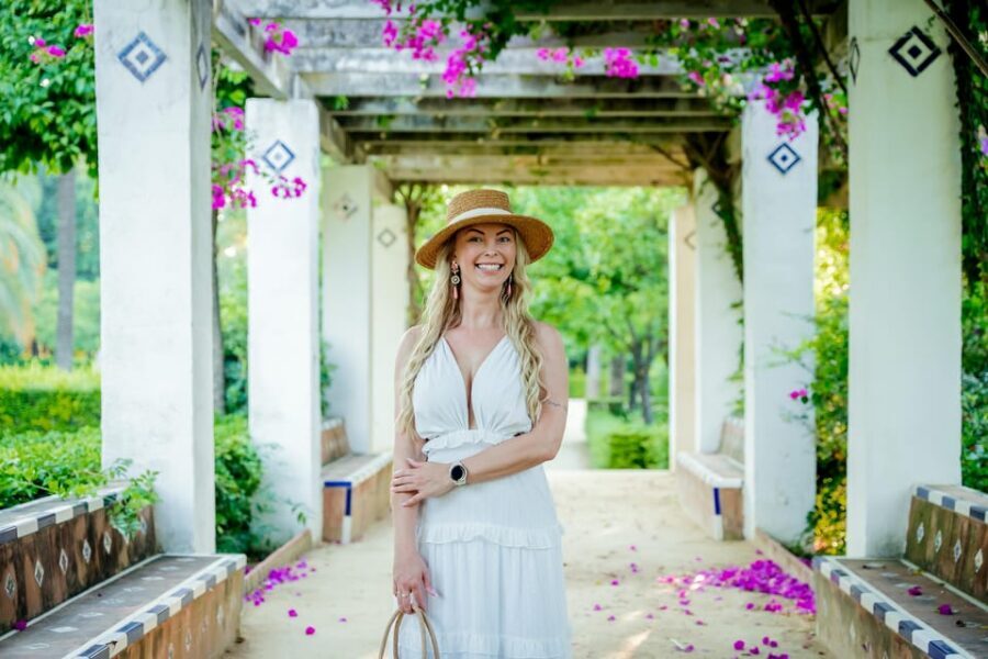 Seville: Professional Photoshoot - Pricing, Group Size, and Privacy: $88 for Up to 6