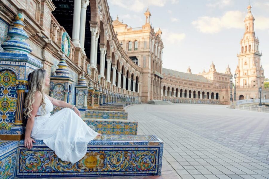 Seville: Professional Photoshoot - Where You Meet: Torre Norte With the Boats