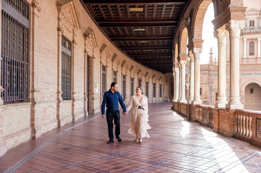 Seville: Professional Photoshoot at Plaza de España - How the Photographer Makes You Look Natural on Camera