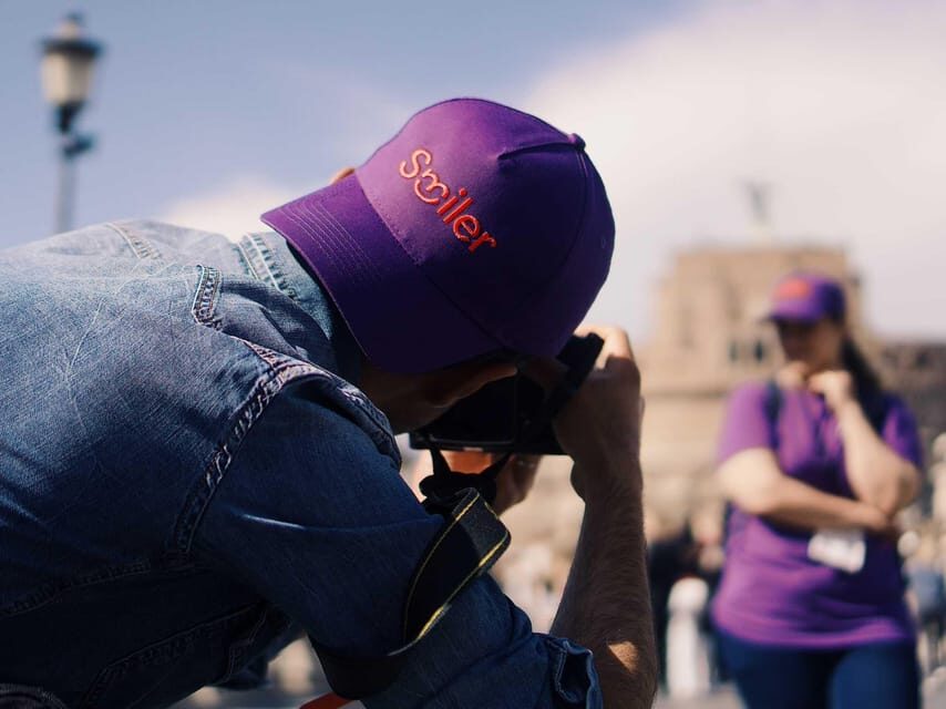 Seville: Professional photoshoot outside Cathedral & Giralda - Seville Cathedral and Giralda: why this photoshoot location works