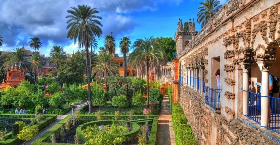 Seville: Real Alcazar of Seville Guided Tour and Ticket - Why the Real Alcázar still feels important in 2026
