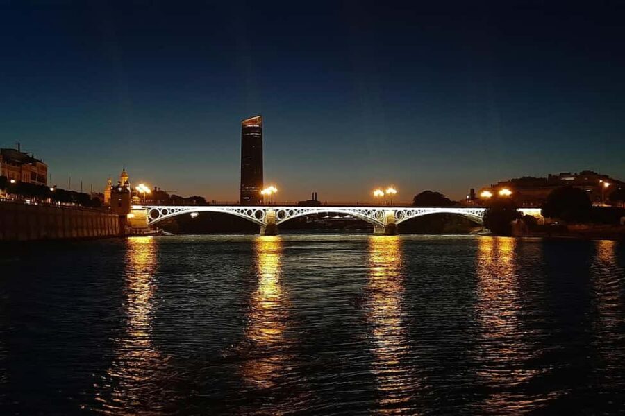 Seville: Restaurant boat ride on the Guadalquivir River with lunch/dinner - The sights: where the boat takes you along Seville’s river icons