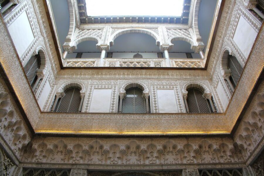 Seville: Royal Alcazar, Cathedral and Giralda Tower Tour - Hearing the guide in crowds: headsets and guide style