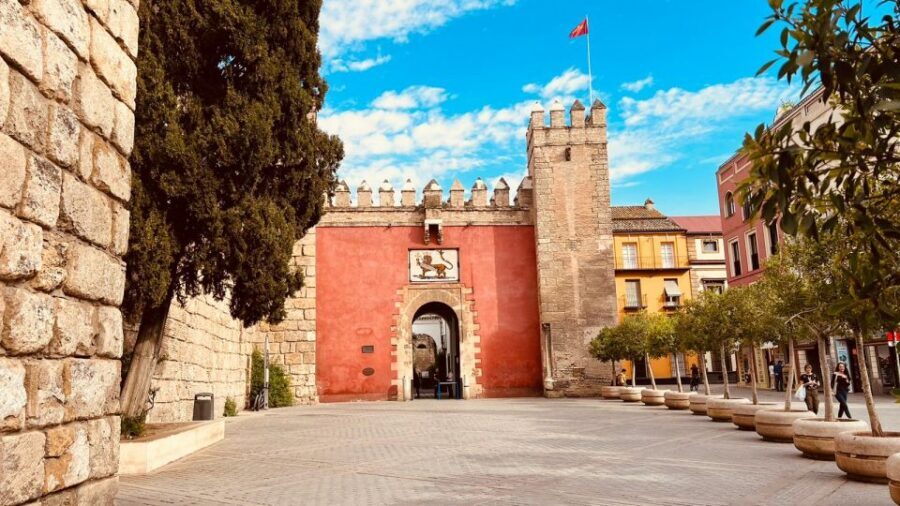 Seville: Skip-the-Line Royal Alcázar Guided Tour - Practical details that make the visit smoother