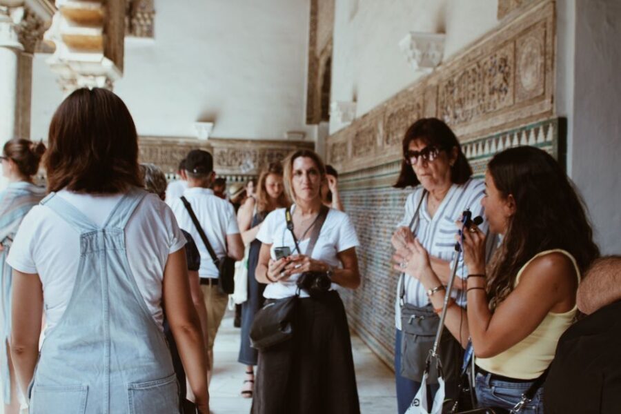 Seville: Skip-the-Line Royal Alcázar Guided Tour - Photo stop and scenic views on the way