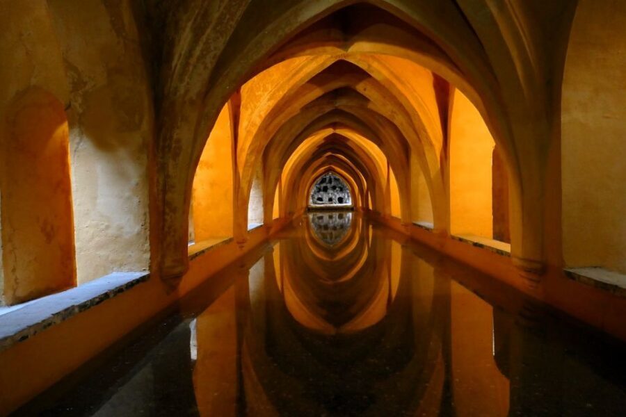 Seville: Small-Group Alcázar Guided Tour & Entry Ticket - Maria Padilla Baths and Garden Time: Your Chance to Linger