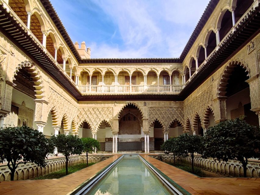 Seville: Small-Group Alcázar Guided Tour & Entry Ticket - First Stop: Getting Oriented at the Main Monumental Area