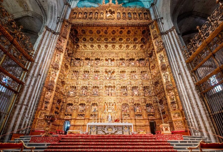 Seville: Small-Group Cathedral and Giralda Tour with Tickets - Pacing, Questions, and How the Small Group Matters