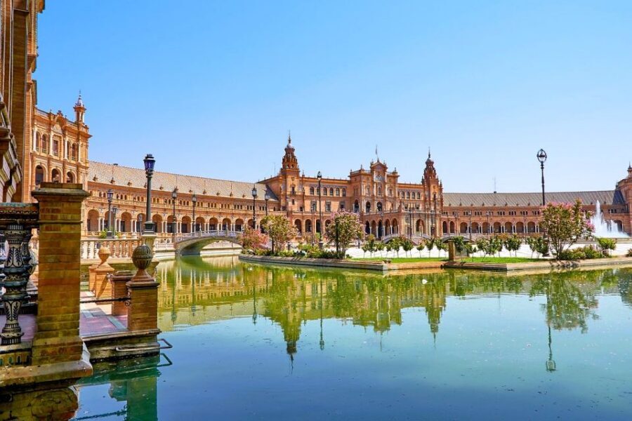 Seville: Small-Group City Highlights Walking Tour - Torre del Oro: A Classic Stop With a River-Linked Story
