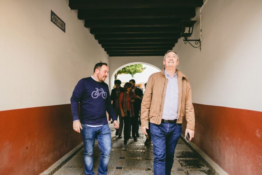 Seville: Small-Group Jewish Quarter Discovery Walking Tour - Price, time, and small-group value: why $29 feels fair