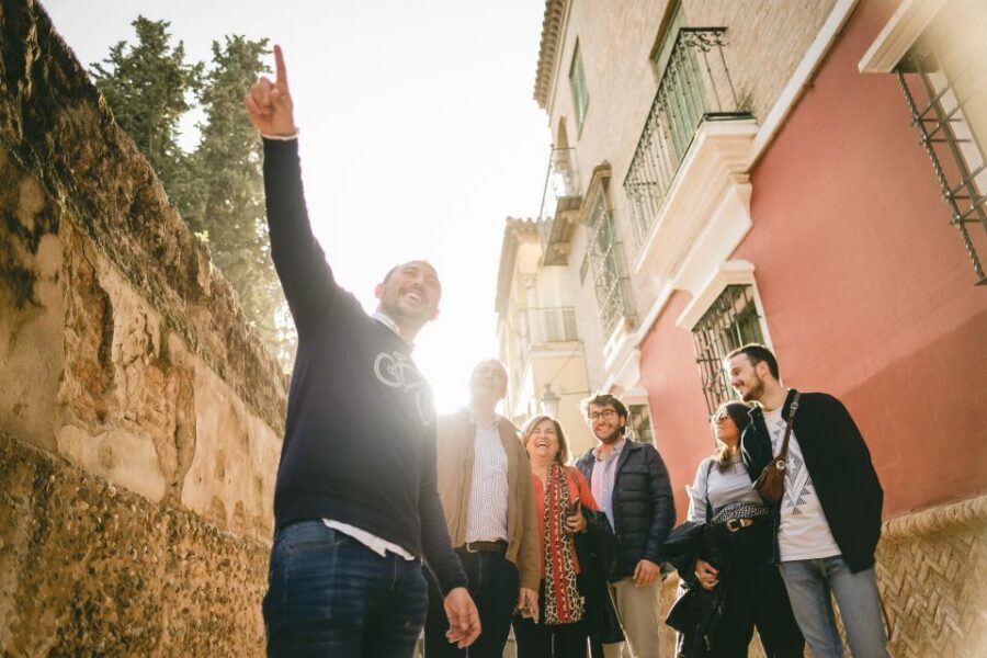 Seville: Small-Group Jewish Quarter Discovery Walking Tour - Callejón del Agua (C. Agua 2): one of those Seville corners you’ll remember