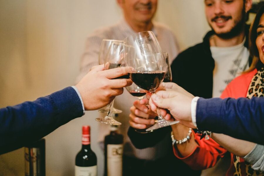 Seville: Small Group Jewish Quarter Tour with Tapas & Drinks - How the guide styles the experience (and what recent guides signal)