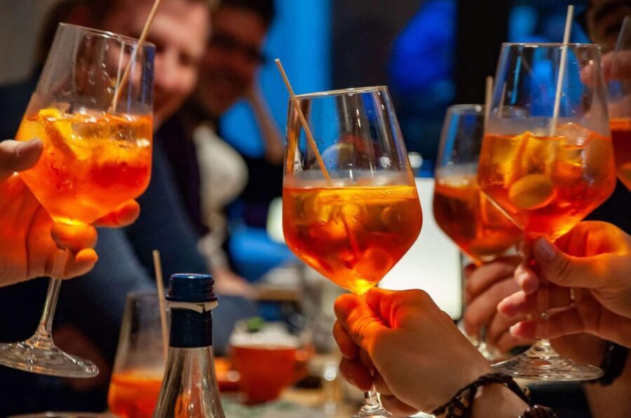 Seville: Spritz Tasting Experience - What happens during the 1.5-hour guided tasting