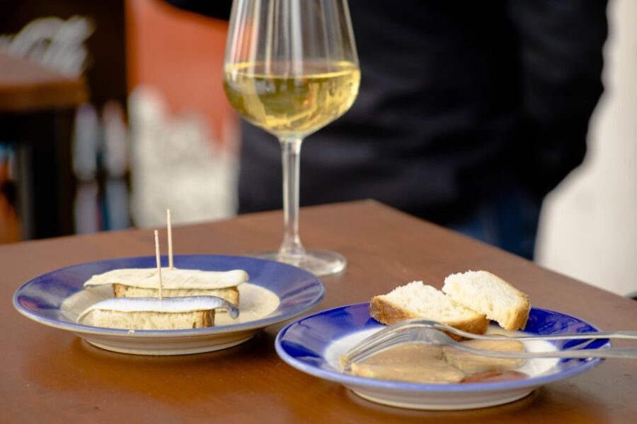 Seville: Tapas Crawl - Starting at Catalina: where the night gets set up