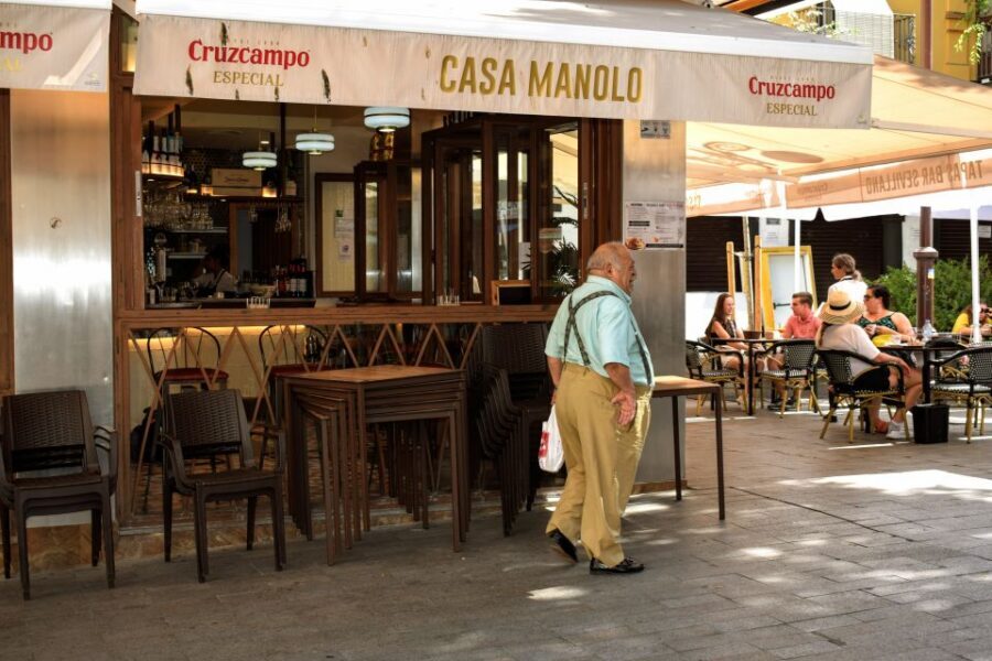 Seville: Tapas, Taverns, and History Walking Tour - Meeting at Plaza de la Encarnación: get your bearings fast