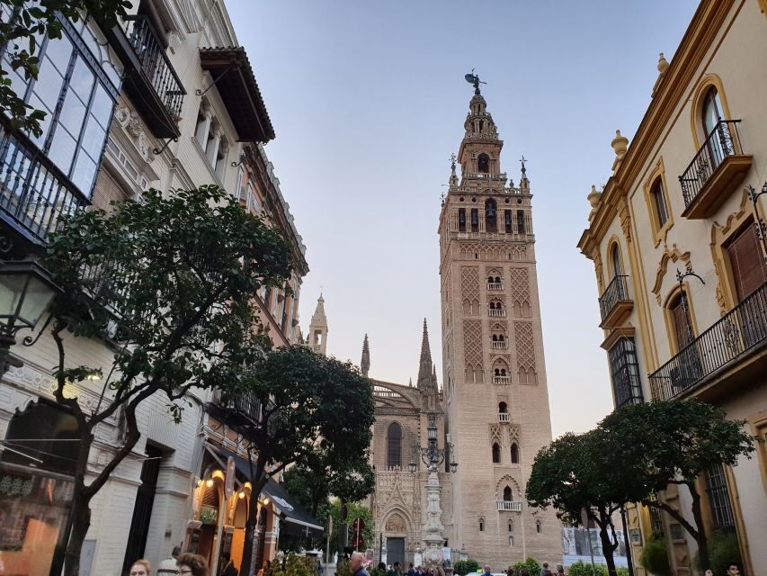 Seville: Tapas, Taverns, and History Walking Tour - How much food and drink you can expect for $84