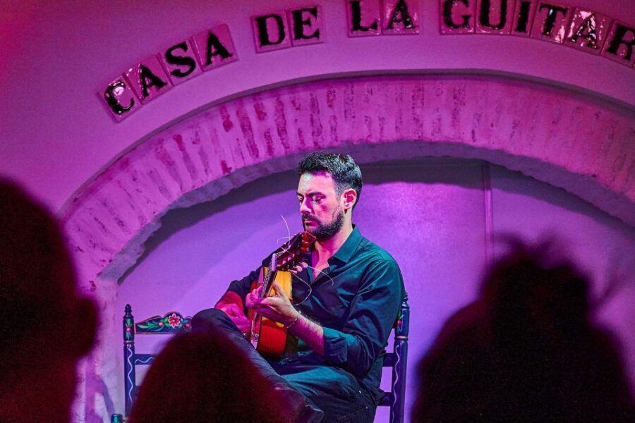 Seville: Ticket to Flamenco Show at La Casa de la Guitarra - A One-Hour Show You Can Fit Into Any Seville Evening