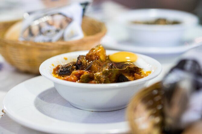 Seville: Triana Market Tapas Tour - Mercado de Triana at 12:00: where you meet and how it runs