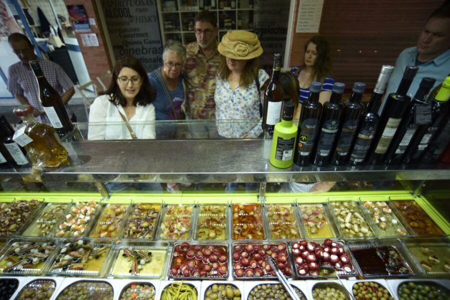 Seville: Triana Market Tour with Tastings - Who should book this Triana Market tasting tour