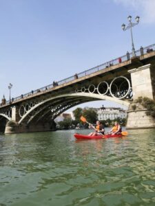 Seville:Guadalquivir River Kayak Tour - The first briefing: learning to paddle and navigate safely