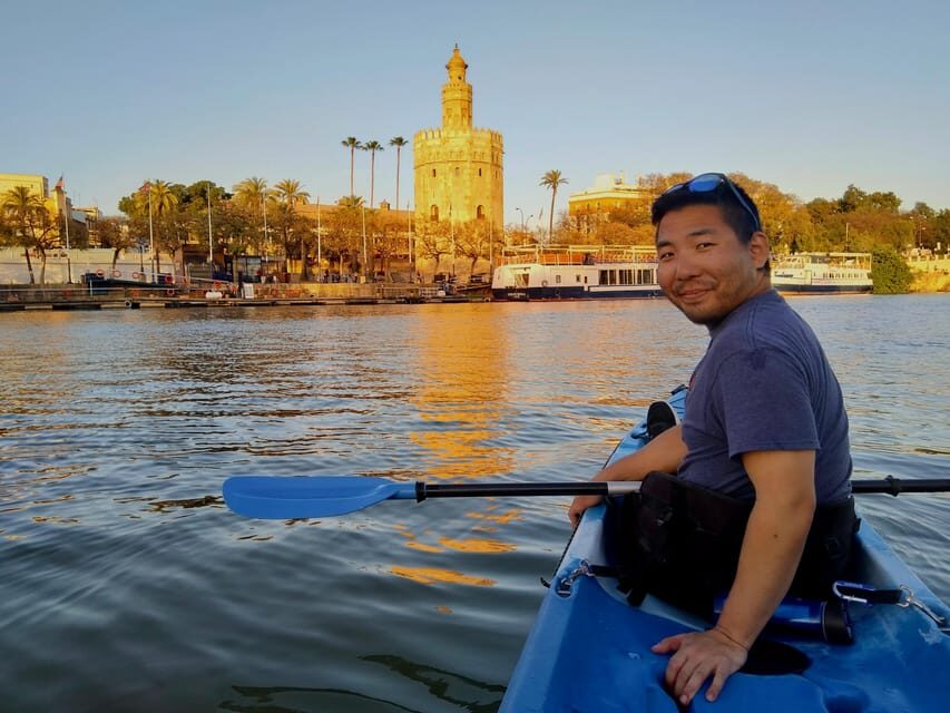 Sunset Kayak: Historic Seville, Triana and La Cartuja - Training in about five minutes: your confidence comes fast
