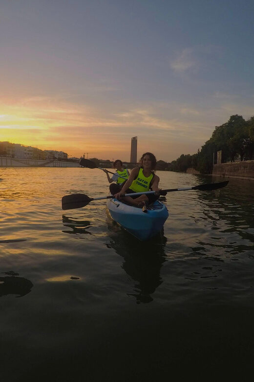 Sunset Kayak: Historic Seville, Triana and La Cartuja - Pace and comfort: sporty, but not stressful