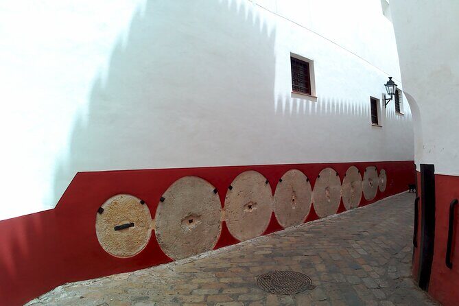 The must see in Seville - Setas de Sevilla and Calle Marmoles: Modern Monument and Ancient Remains