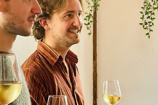 The Ultimate Seville Wine Tour with Food - Catedral de Sevilla (Stop 3): a quick monument moment with no ticket stress