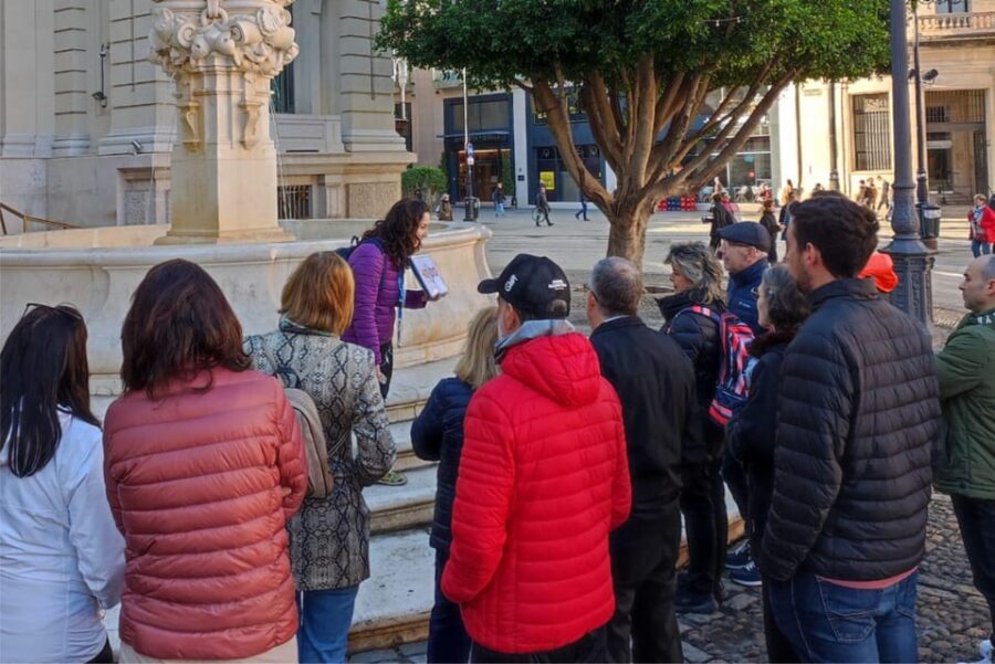 Tour Sevilla de las 3 Culturas - Puente de Isabel II and Torre del Oro: Where the Story Lands