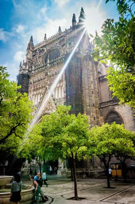 Tour Sevilla de las 3 Culturas - Price and Value: Why $7 Can Work (If You Want a Guided Route)