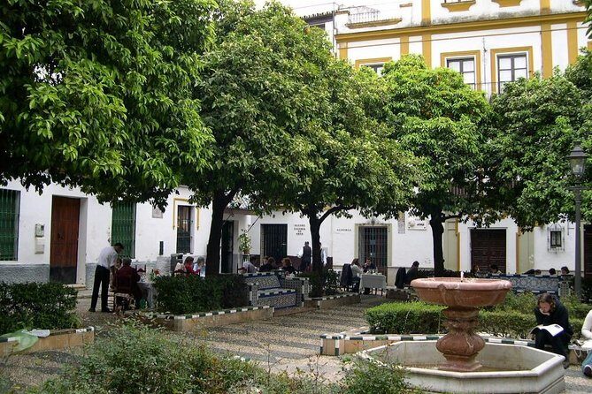 Tour Seville Complete and Jewish Quarter Santa Cruz - Santa Cruz / la Judería: the neighborhood that changes how you see Seville